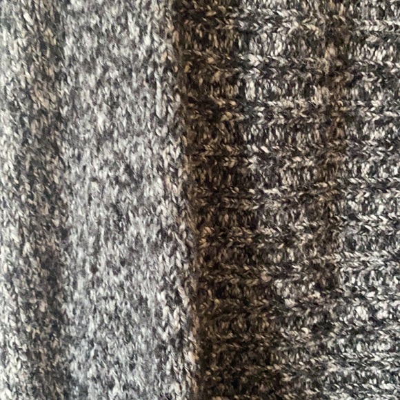 Micheal Kors sweater - Picture 4 of 4